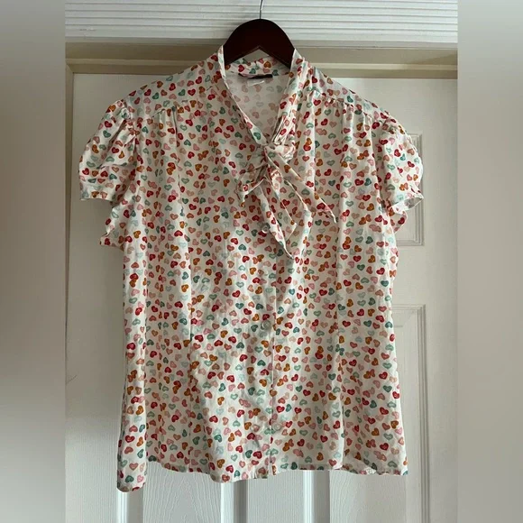 Heart of Haute Estelle Blouse in Conversation Heart Print - Picture 3 of 8